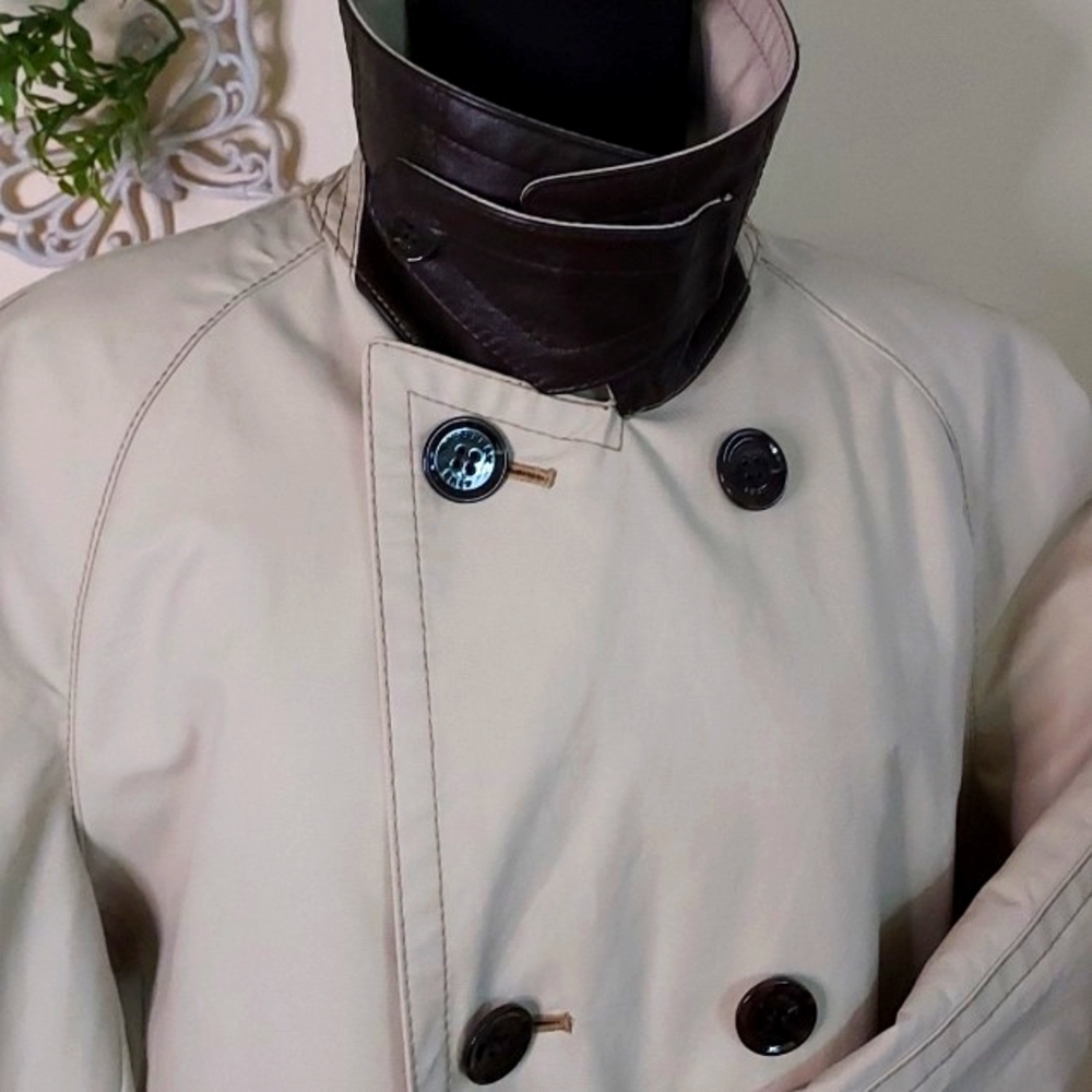 Men's Burberry Trench Coat - Picture 8 of 16